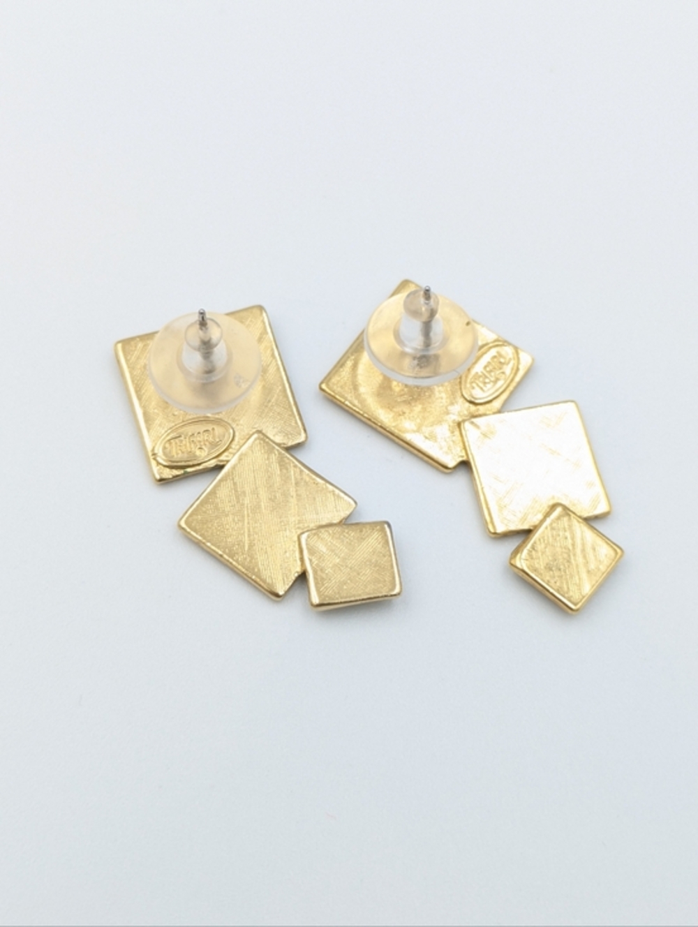 Vintage Trifari stud earrings 3 stacked textured gold tone squares - Picture 3 of 6
